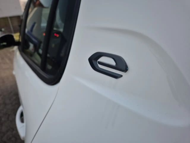 Peugeot E-208 Active Pack