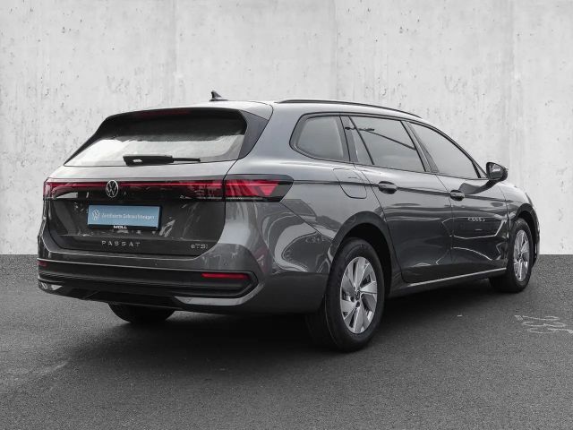 Volkswagen Passat 1.5 eTSI DSG Variant