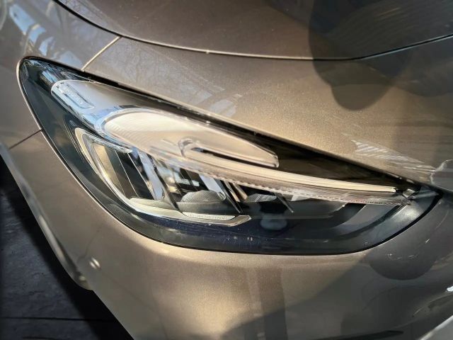 Mercedes-Benz B 200 AMG Line Sedan