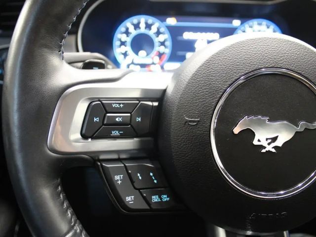 Ford Mustang Fastback GT 5.0 V8