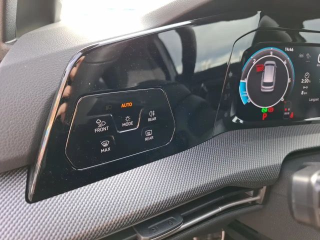 Volkswagen Golf DSG Sport Variant