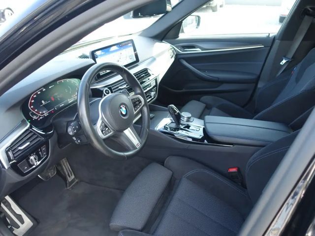 BMW 530 530e M-Sport Sedan xDrive
