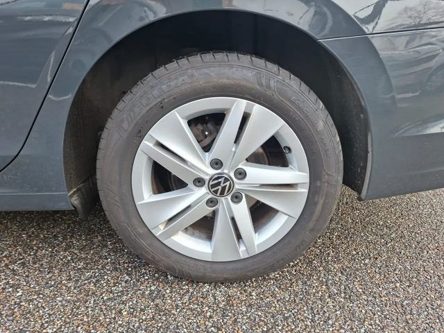 Volkswagen Golf Life Variant