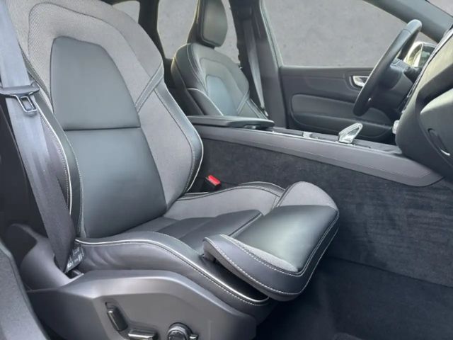 Volvo XC60 Dark Plus T6