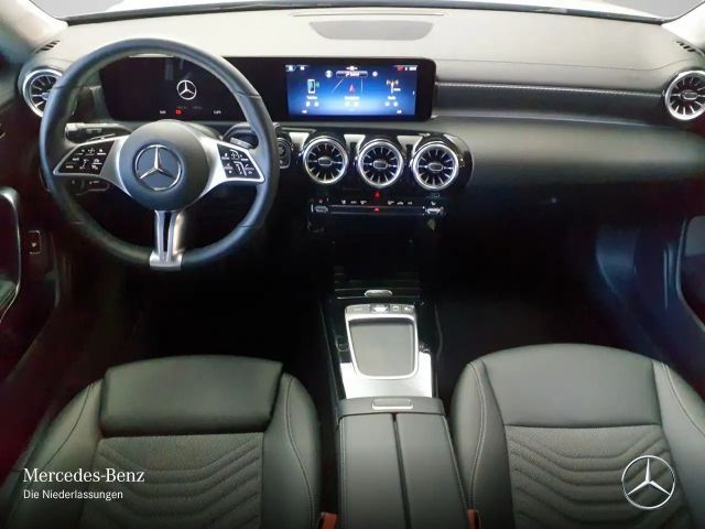 Mercedes-Benz CLA 180 Progressive