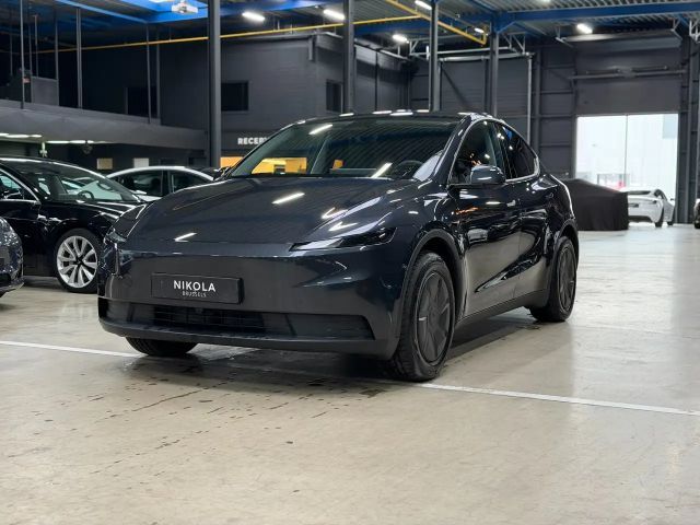 Tesla Model Y RWD