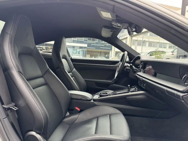 Porsche 992 Carrera Coupé