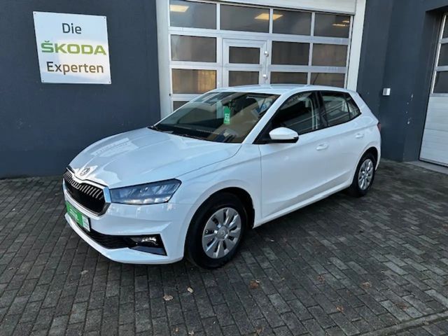 Skoda Fabia Essence PDC;CARPLAY;FSE;LED