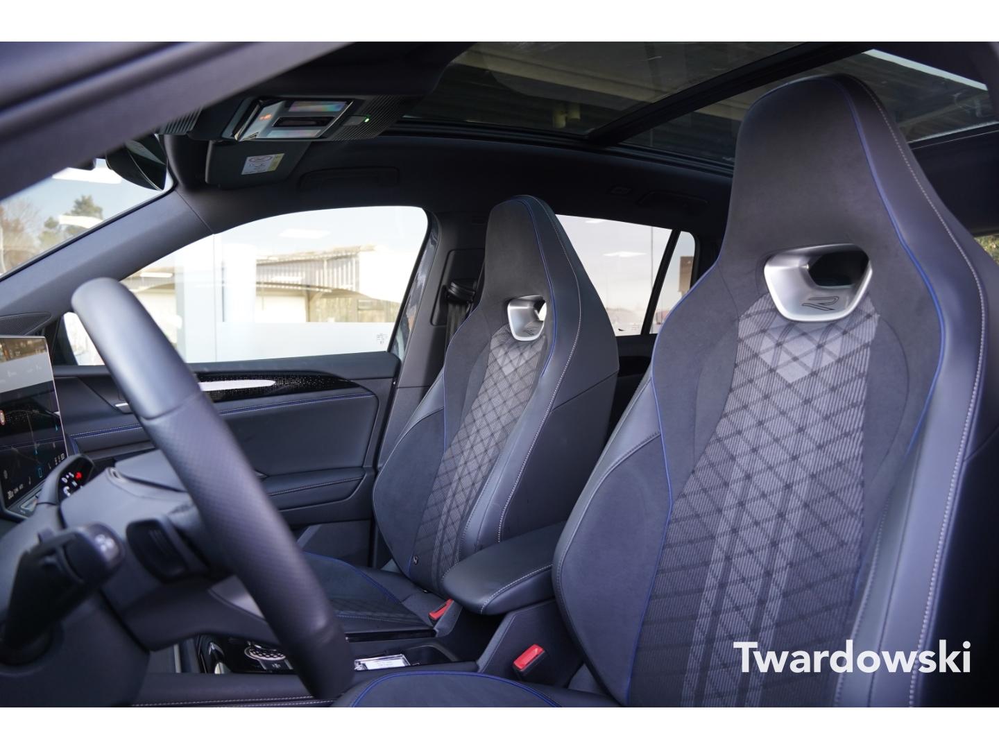 Volkswagen Tiguan R-Line eHybrid