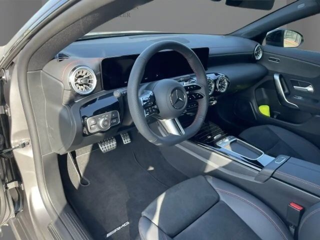 Mercedes-Benz CLA 180 AMG Line Shooting Brake