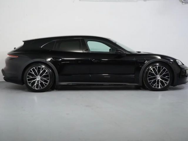 Porsche Taycan 4 Cross Turismo