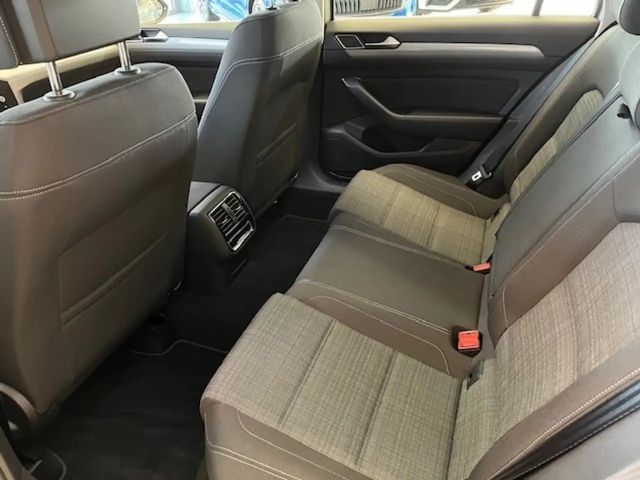 Volkswagen Passat 2.0 TDI Business DSG Variant