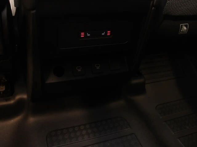 Land Rover Defender 110 D300 Dynamic SE