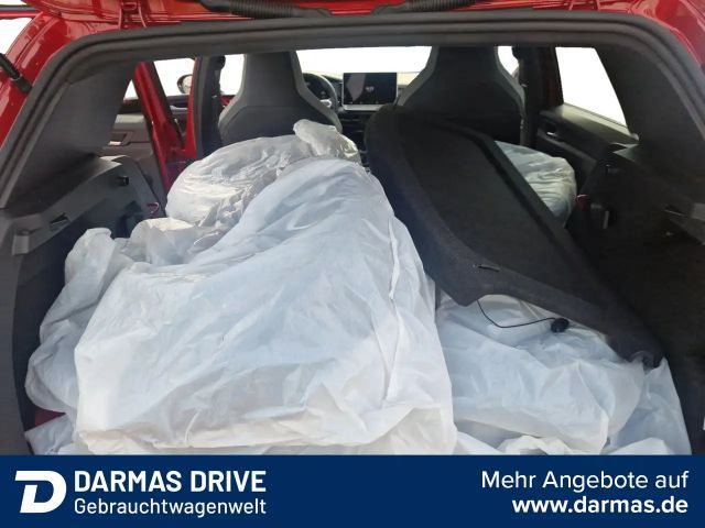 Volkswagen Golf 1.5 TSI R-Line