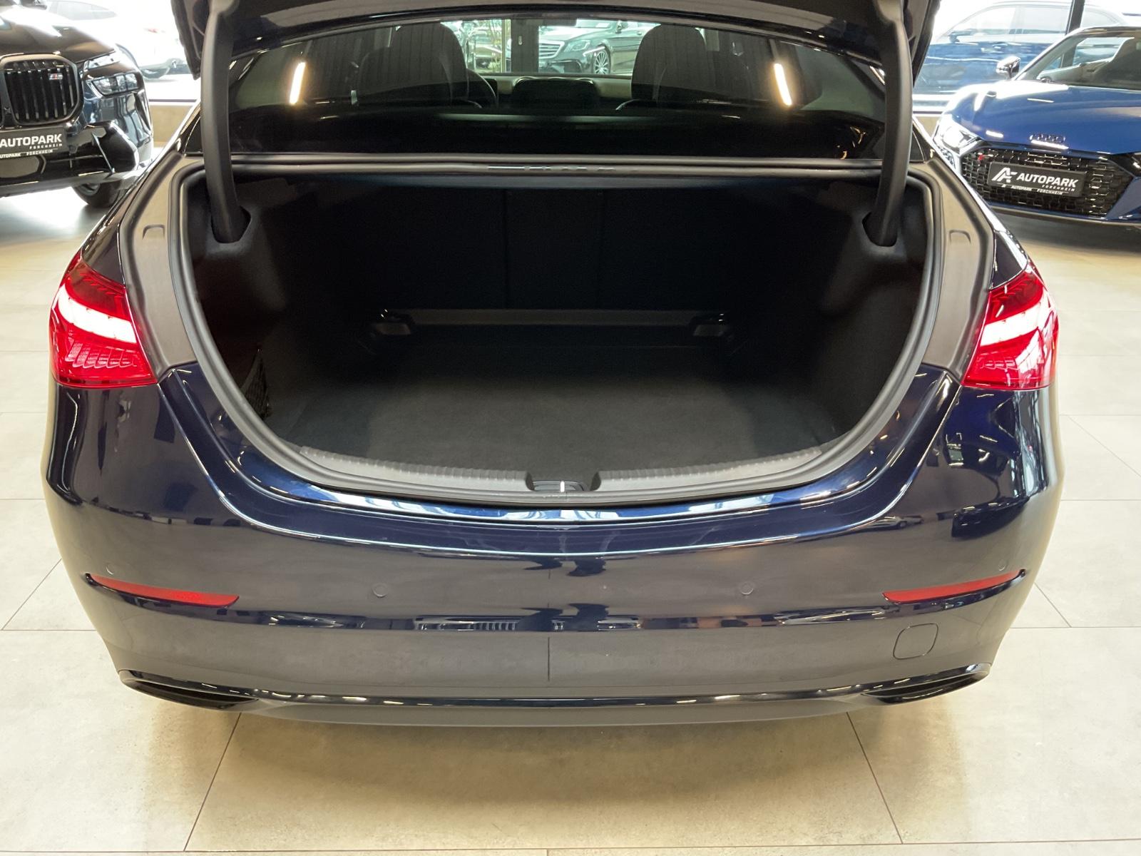 Mercedes-Benz C 200 AVANTGARDE Sedan