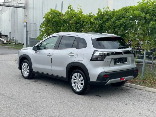 Suzuki S-Cross Hybrid