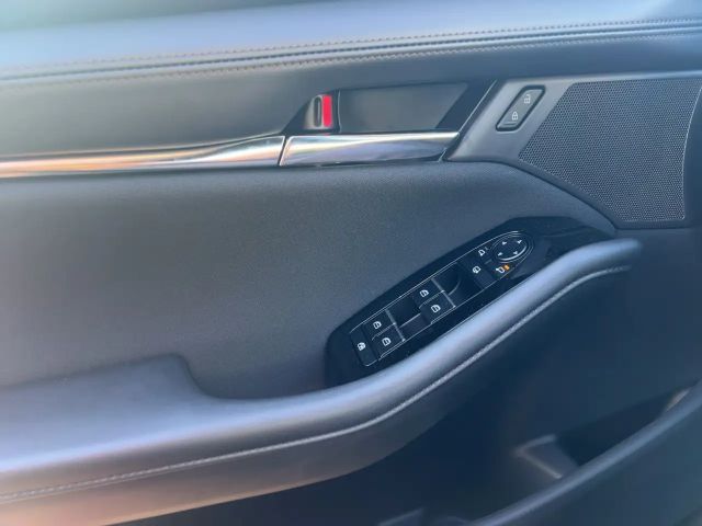 Mazda 3 G150 6AT 2WD EXLUSIVE-LINE DESI LED Navi RFK