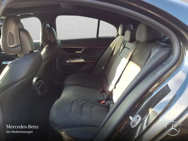 Mercedes-Benz E 200 AMG Line Sedan