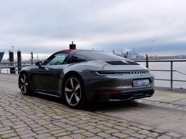 Porsche 992 4 Targa