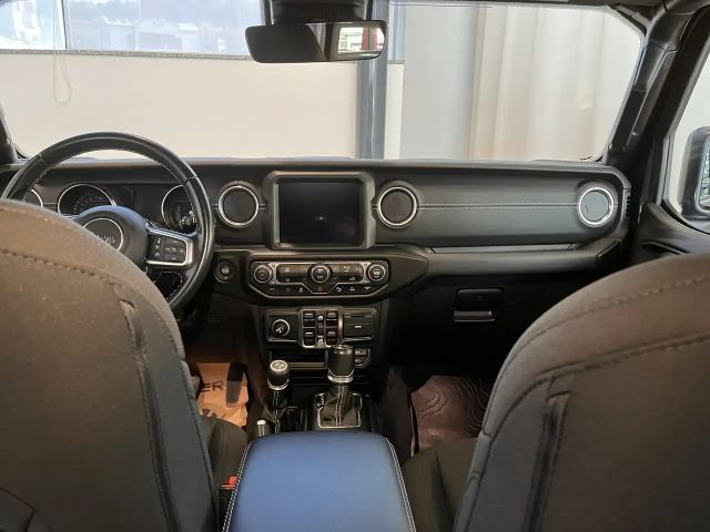 Jeep Wrangler Sahara