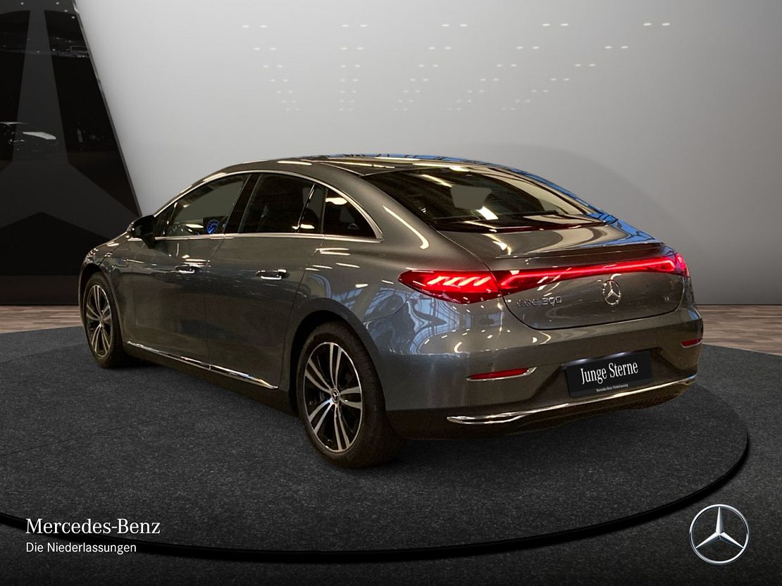 Mercedes-Benz EQE 300 Sedan