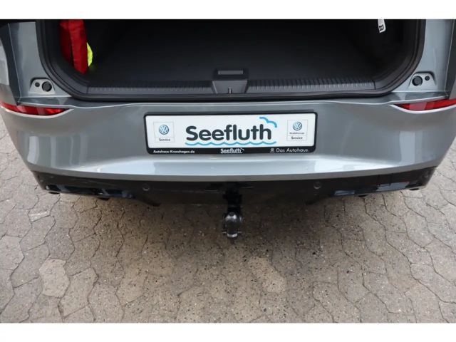 Volkswagen T-Roc 1.5 eTSI IQ.Drive R-Line Style