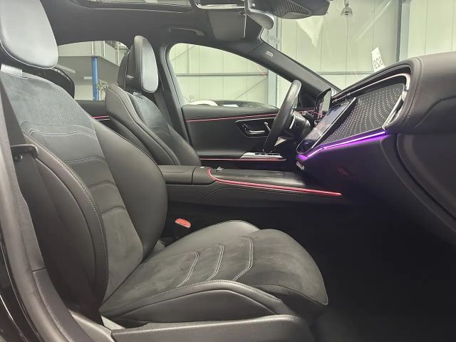 Mercedes-Benz E 200 AMG Line Sedan