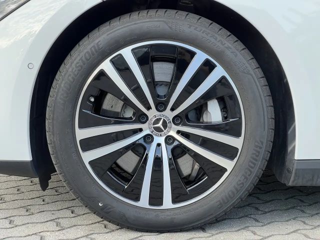 Mercedes-Benz EQE 300 Electric Art Sedan