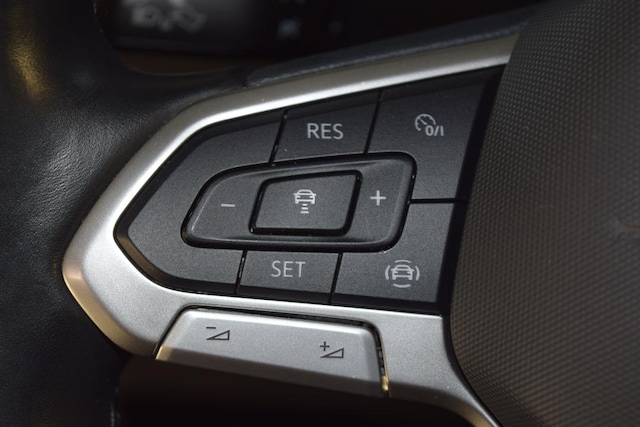 Volkswagen T-Cross TSI Navi Kamera ACC SHZ