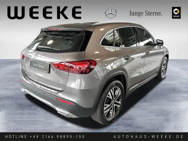 Mercedes-Benz GLA 180 Progressive