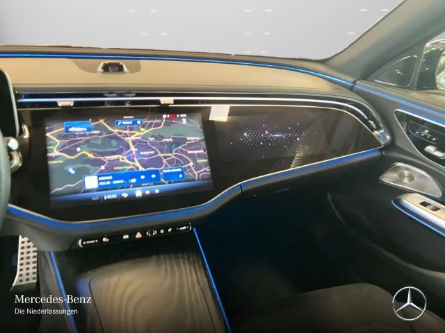 Mercedes-Benz E 200 AMG Line Sedan