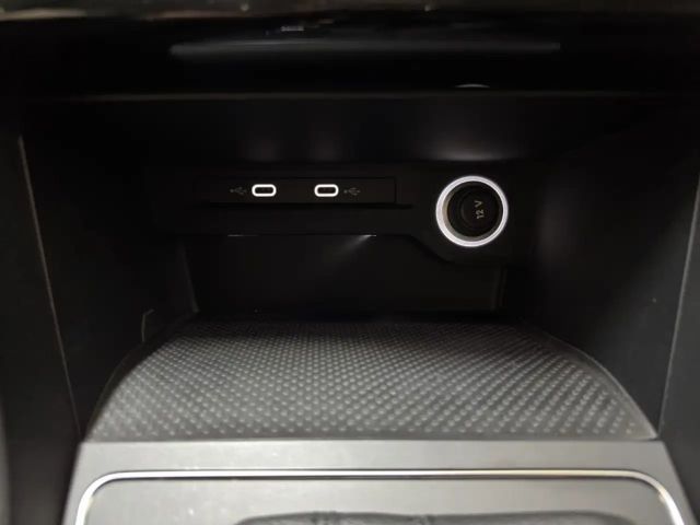 Volkswagen Touran 1.5 TSI R-Line