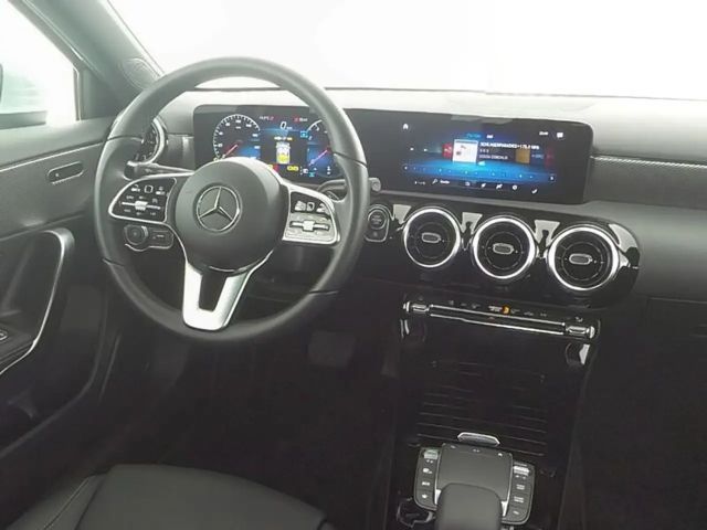 Mercedes-Benz A 200 Progressive