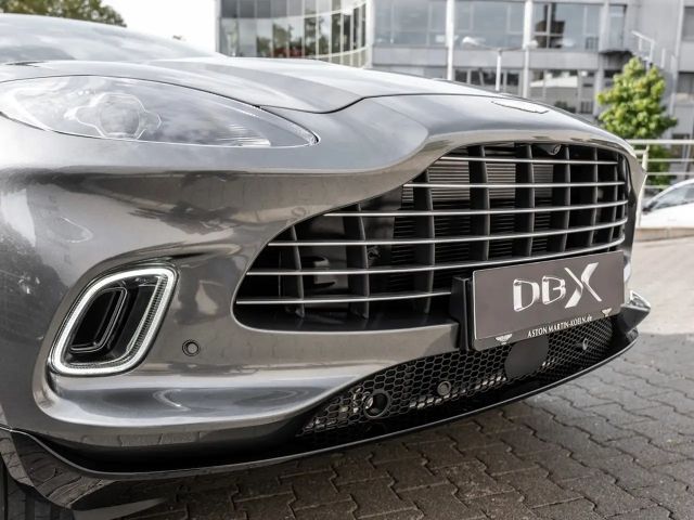 Aston Martin DBX Magnetic Silver
