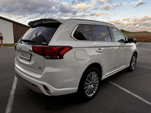 Mitsubishi Outlander 4WD PHEV