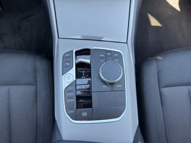 BMW 320 *** WIDSCREEN DISPLAY *** NP 61.260 *** -52% ***