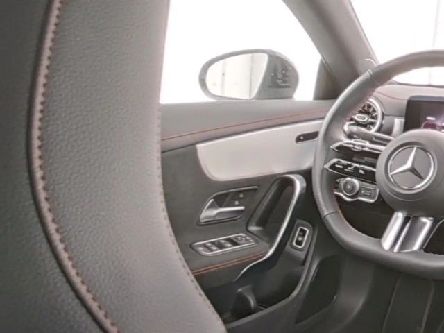 Mercedes-Benz CLA 200 AMG Line Coupé