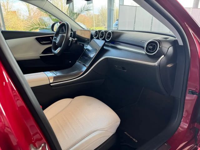 Mercedes-Benz C 200 4MATIC AMG Line Sedan