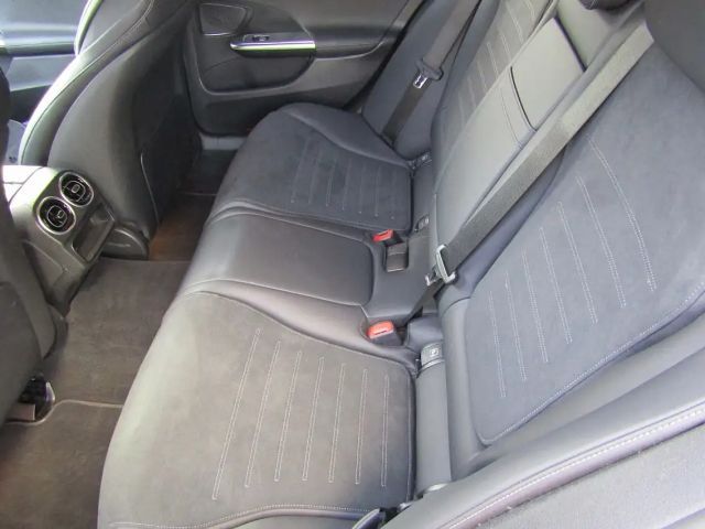 Mercedes-Benz C 220 4MATIC AMG Line C 220 d