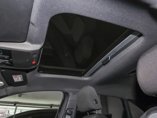 Volkswagen Taigo 1.0 TSI R-Line Style