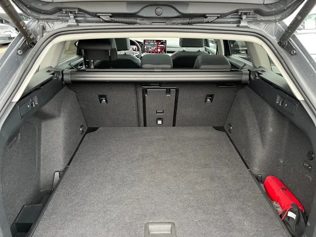 Volkswagen Golf DSG Style Variant