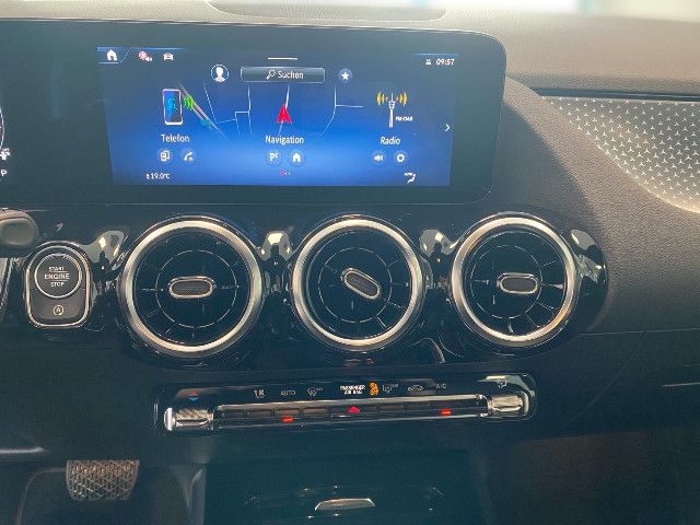 Mercedes-Benz B 180 Sedan