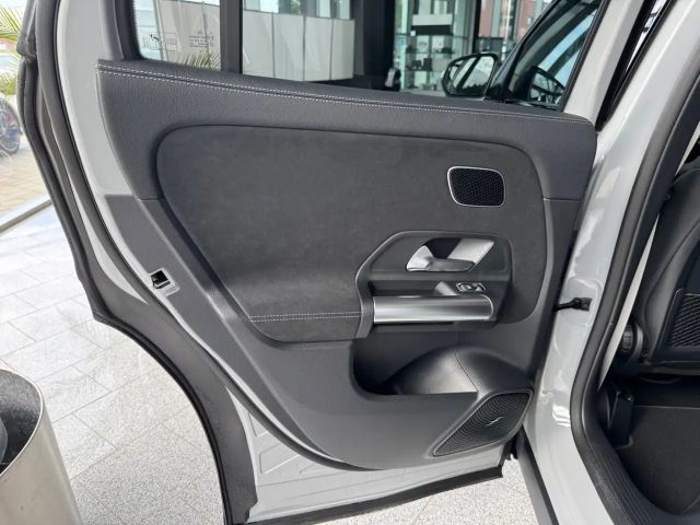 Mercedes-Benz GLA 200 AMG Line