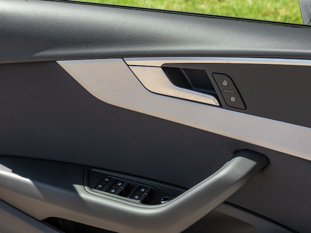 Audi A4 30 TDI Avant S-Tronic