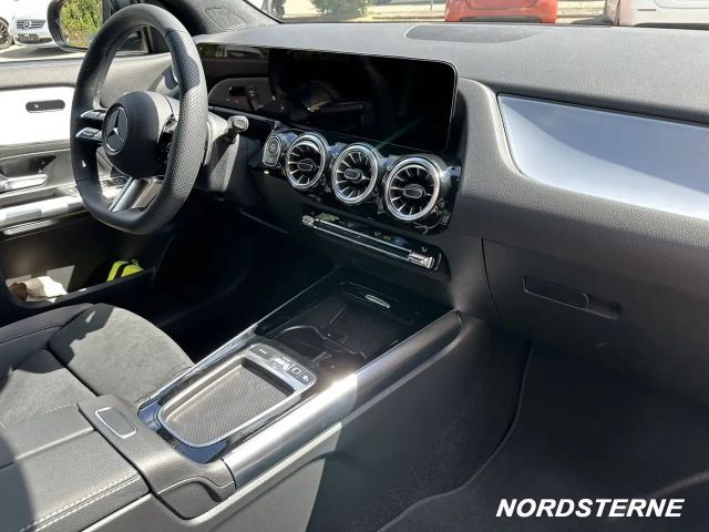 Mercedes-Benz GLA 180 AMG Line