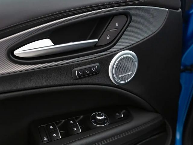 Alfa Romeo Stelvio AT8 Q4 Veloce