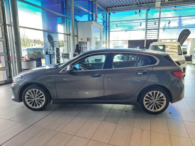 BMW 118 118i Luxury Line Sedan