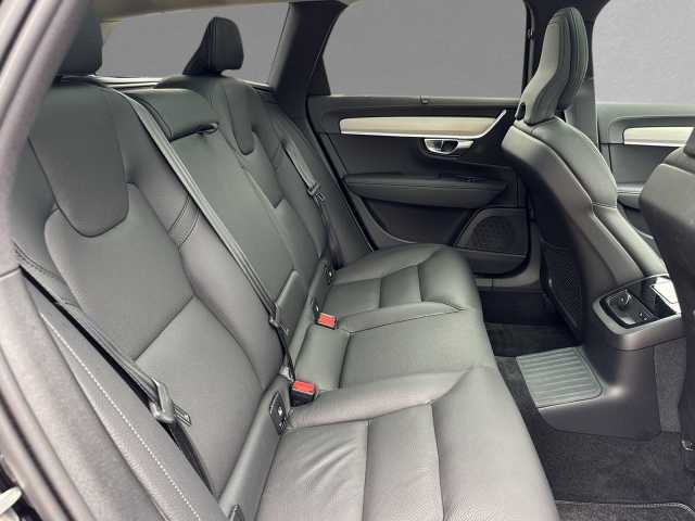 Volvo V90 AWD Dark Plus T6