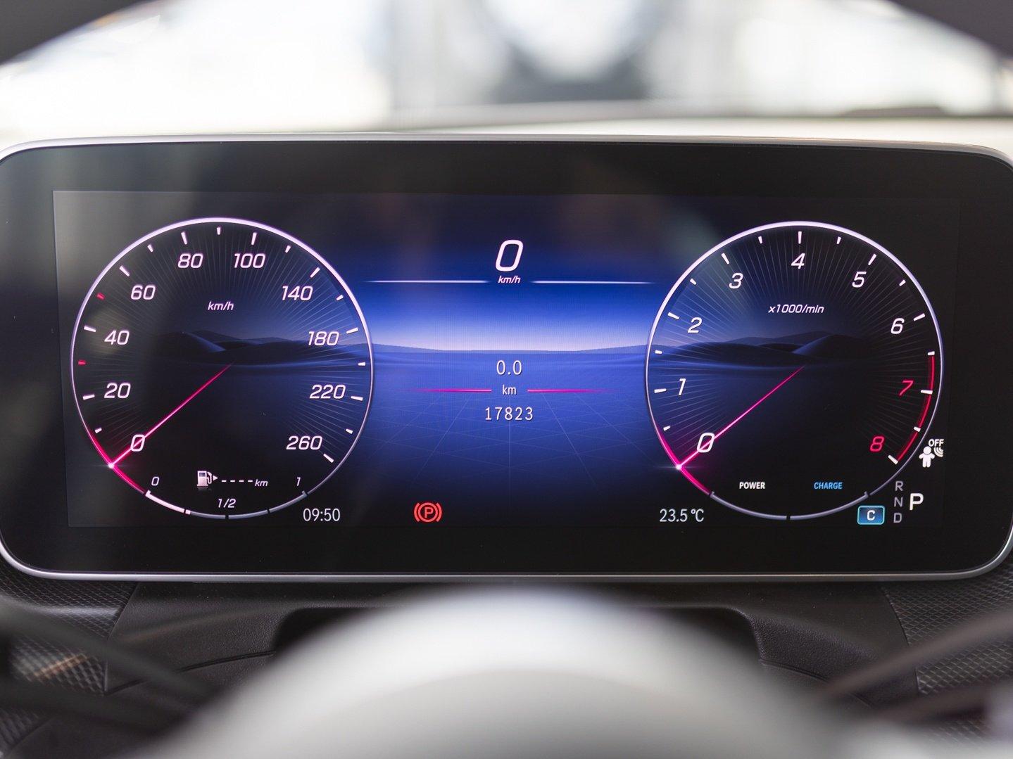 Mercedes-Benz C 180 AVANTGARDE Sedan