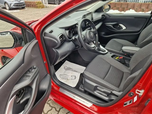 Toyota Yaris Hatchback Team D